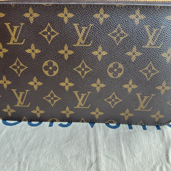 Authentic LV Monogram Pochehette - Picture 2 of 7